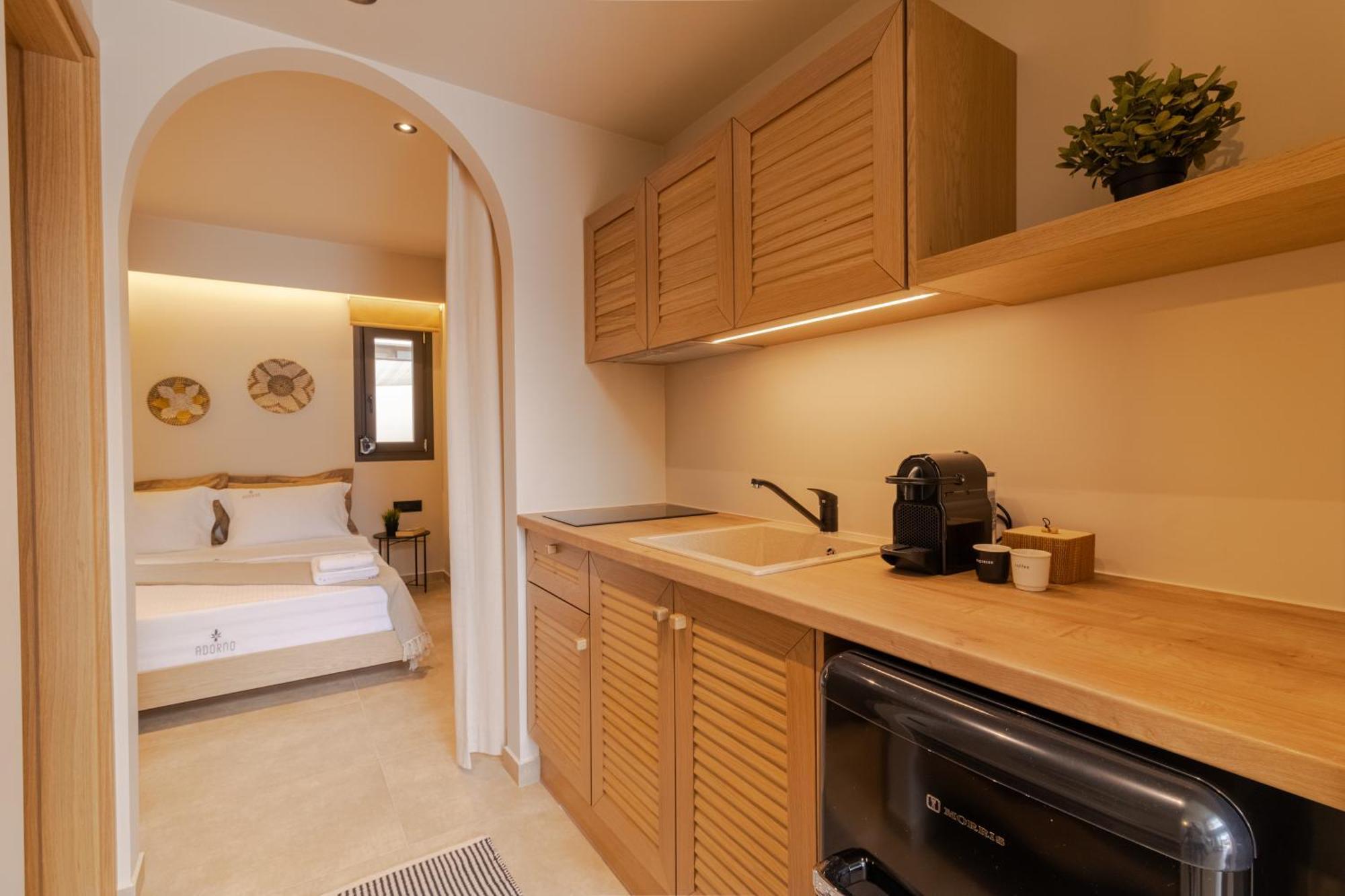 Adorno Private Suites Only Adults & Kids 12 Plus Vrasná 外观 照片